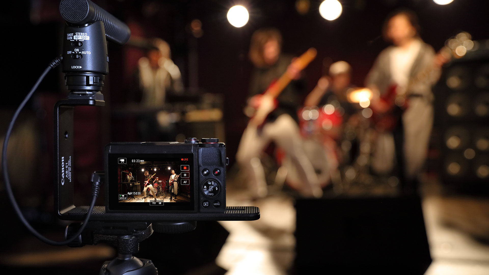 G7 X Mark III recording a band performance
